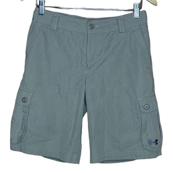 Boy’s Under Armor Cargo Shorts size Large - Picture 1 of 4